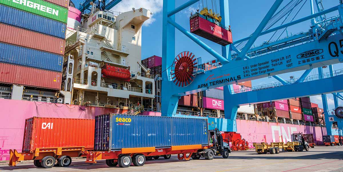 Mobile port APM Terminals data-lightbox='featured'